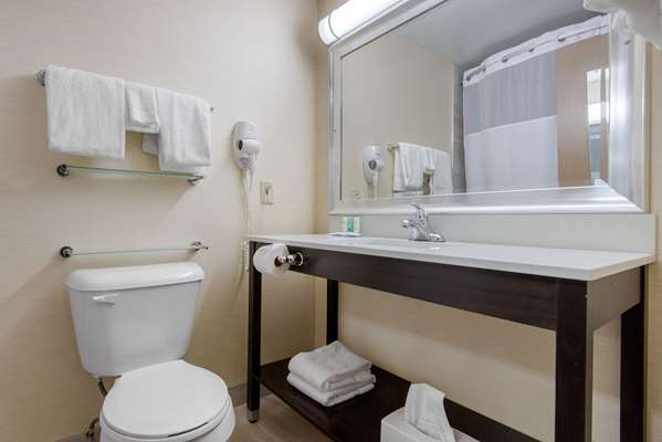  - Quality Inn Downtown Sudbury