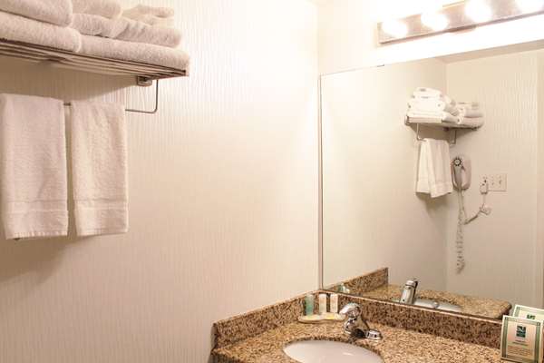  - Quality Inn Arnprior
