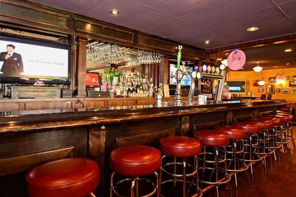 Bar - Quality Inn Arnprior