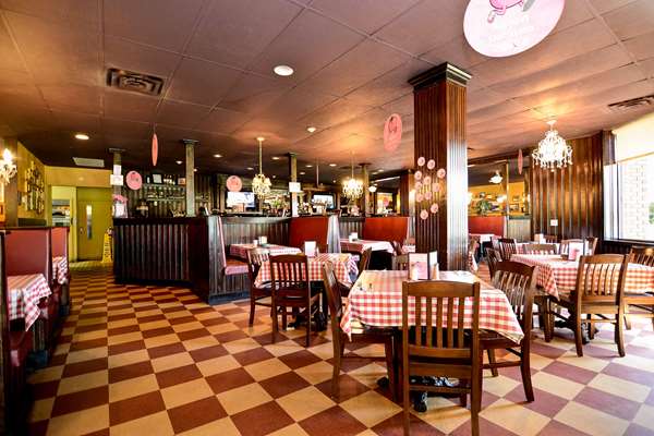 Bar - Quality Inn Arnprior