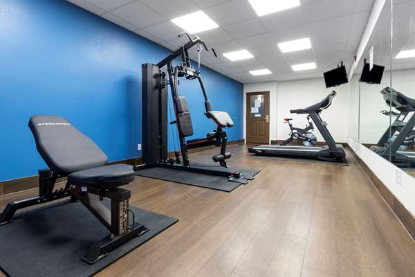 Fitness/ Exercise Room - Comfort Inn Lethbridge