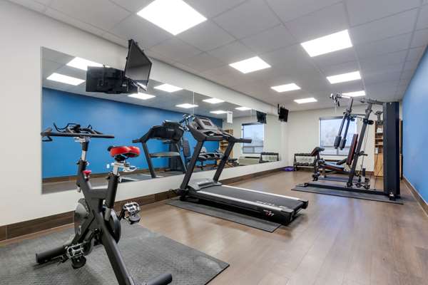 Fitness/ Exercise Room - Comfort Inn Lethbridge