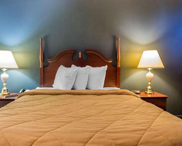  - Econo Lodge Smiths Falls