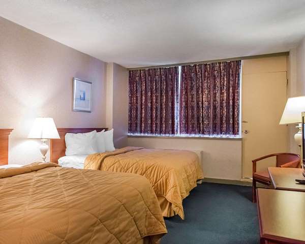  - Econo Lodge Smiths Falls