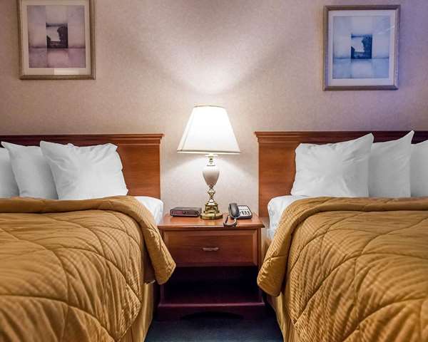  - Econo Lodge Smiths Falls