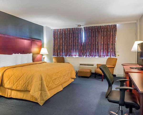  - Econo Lodge Smiths Falls
