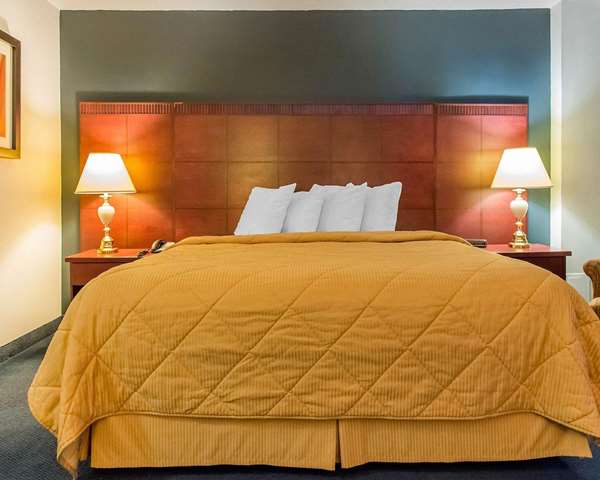 - Econo Lodge Smiths Falls