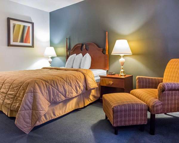  - Econo Lodge Smiths Falls