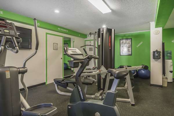 Fitness/ Exercise Room - Quality Hotel & Conference Centre Fort McMurray