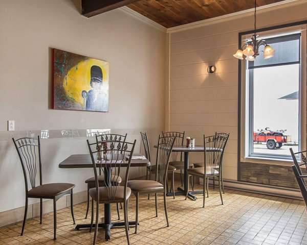 Restaurant - Econo Lodge Forestville