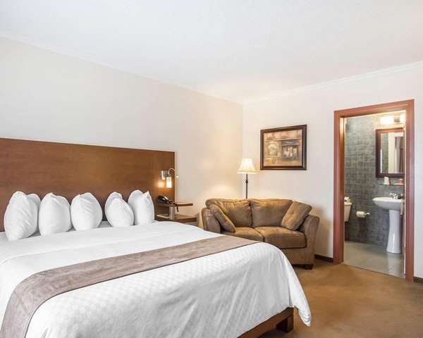  - Econo Lodge Forestville