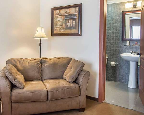  - Econo Lodge Forestville