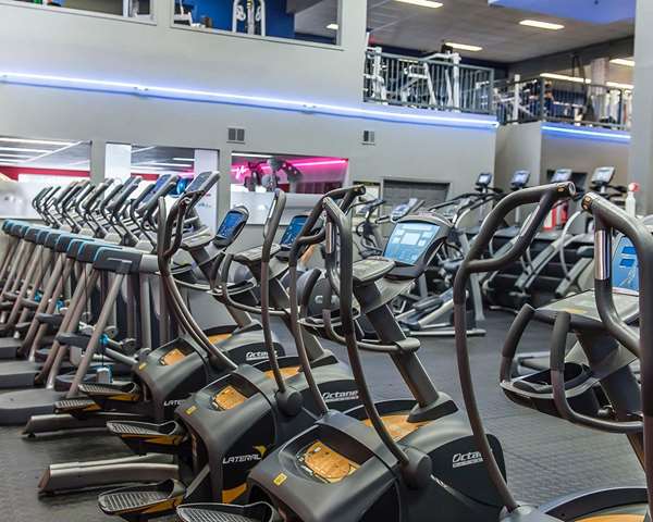 Fitness/ Exercise Room - Quality Inn & Suites Gatineau