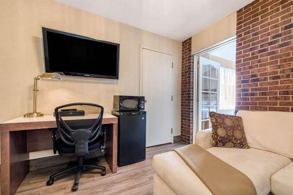 Suite - Quality Inn & Suites Gatineau