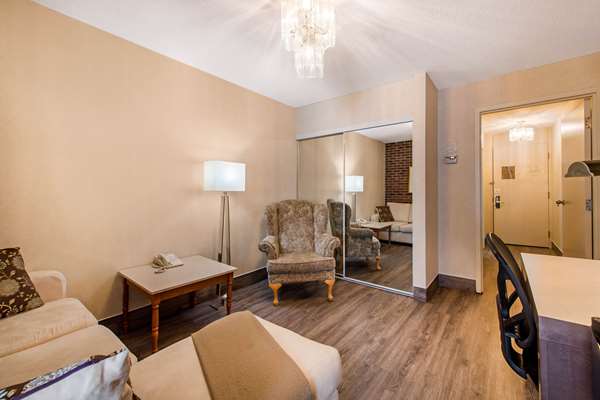 Suite - Quality Inn & Suites Gatineau
