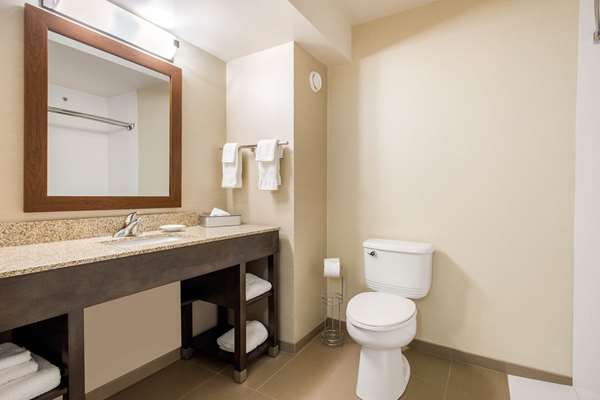  - Comfort Inn & Suites Red Deer