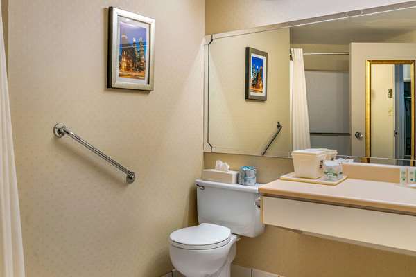  - Quality Hotel & Suites Sherbrooke