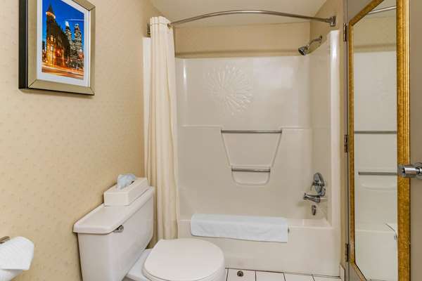  - Quality Hotel & Suites Sherbrooke
