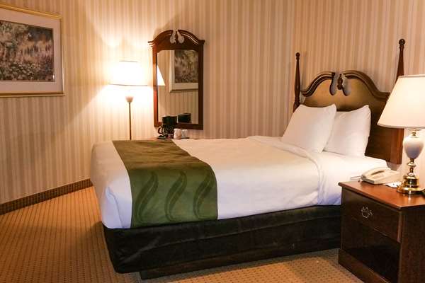  - Quality Hotel & Suites Sherbrooke