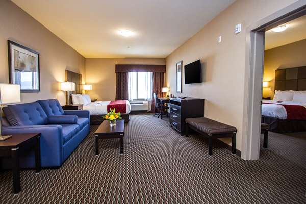 Suite - Comfort Suites East Kelowna