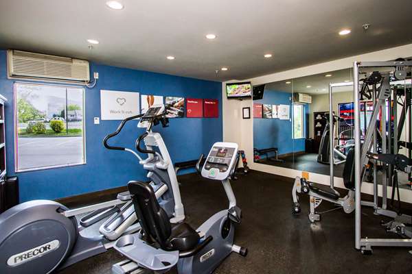 Fitness/ Exercise Room - Comfort Suites East Kelowna