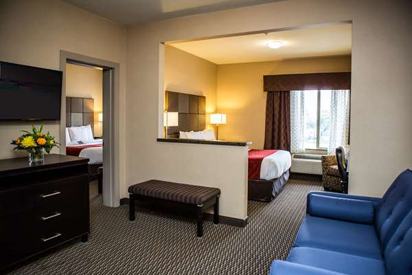 Suite - Comfort Suites East Kelowna