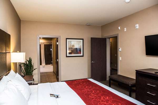 Suite - Comfort Suites East Kelowna