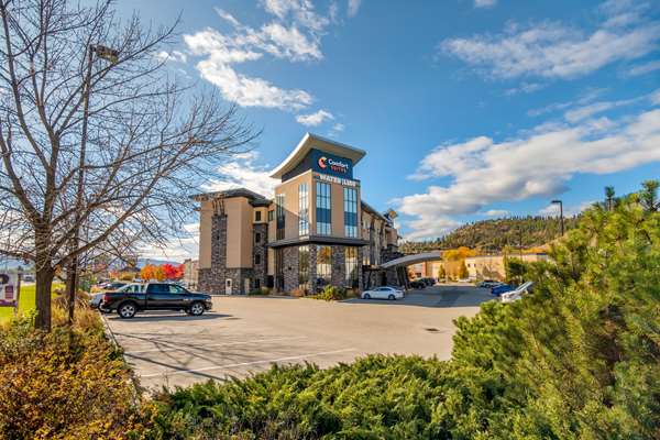 Exterior view - Comfort Suites East Kelowna