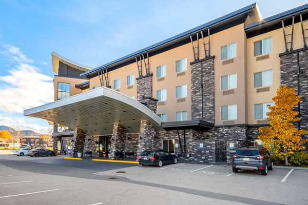 Exterior view - Comfort Suites East Kelowna