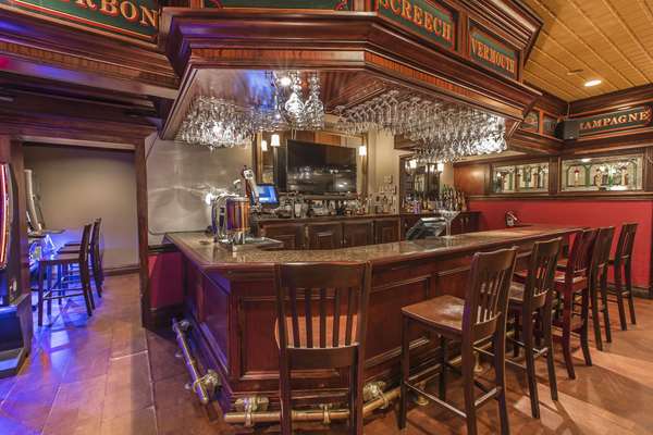 Bar - Comfort Inn Airport St John's