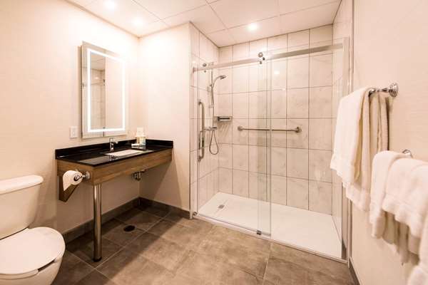  - Quality Suites Drummondville