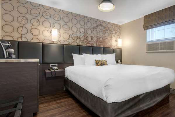  - Champlain Waterfront Hotel Orillia