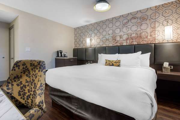  - Champlain Waterfront Hotel Orillia