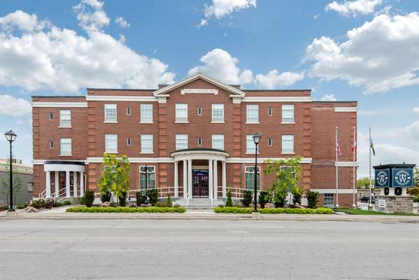 Exterior view - Champlain Waterfront Hotel Orillia