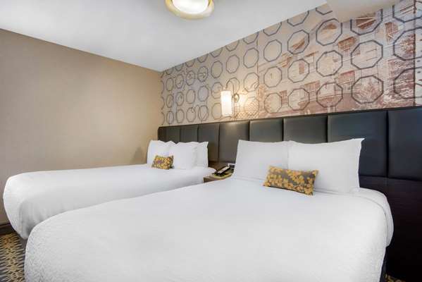  - Champlain Waterfront Hotel Orillia