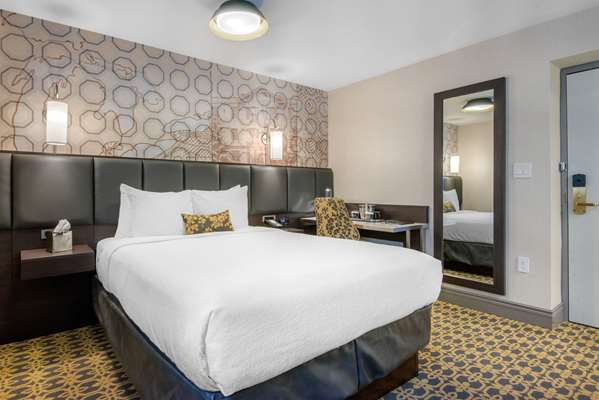  - Champlain Waterfront Hotel Orillia