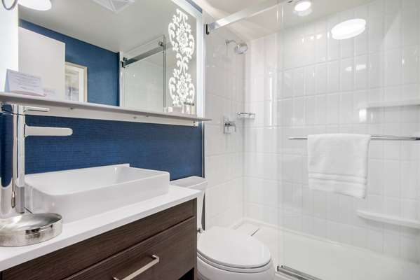  - Champlain Waterfront Hotel Orillia