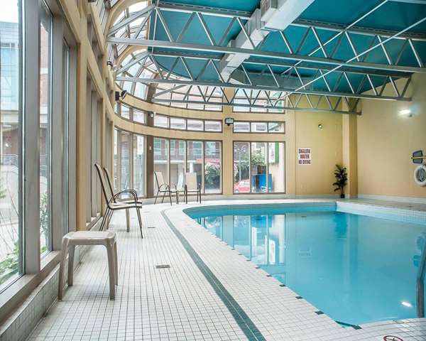 Pool - Quality Hotel Fallsview Cascade Niagara Falls