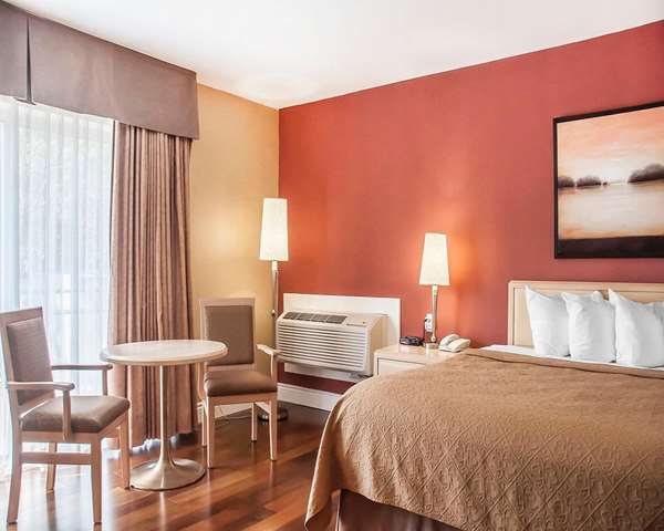  - Quality Hotel Fallsview Cascade Niagara Falls