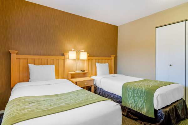 Suite - Econo Lodge Inn & Suites North Vancouver