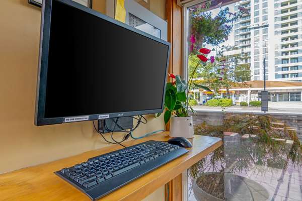 Conference Area - Econo Lodge Inn & Suites North Vancouver