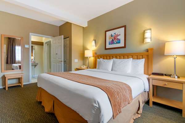 - Econo Lodge Inn & Suites North Vancouver