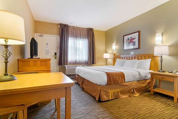  - Econo Lodge Inn & Suites North Vancouver