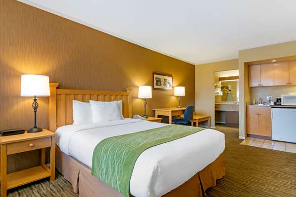  - Econo Lodge Inn & Suites North Vancouver