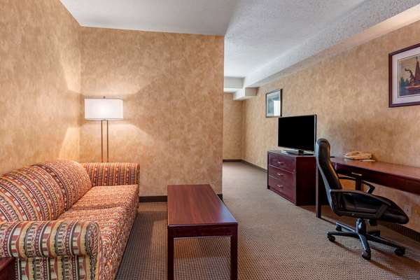 Suite - Comfort Inn Sturgeon Falls