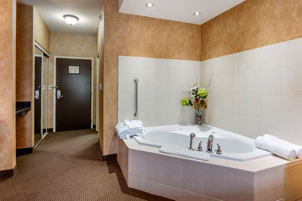 Suite - Comfort Inn Sturgeon Falls