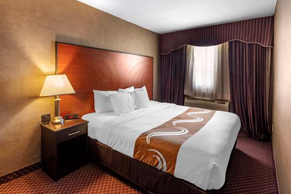 Suite - Quality Inn Toronto Airport Mississauga