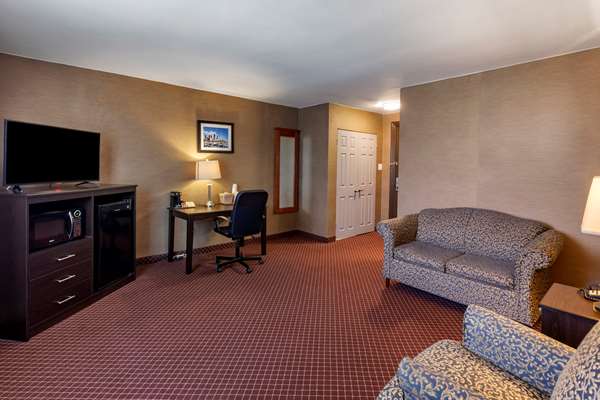 Suite - Quality Inn Toronto Airport Mississauga