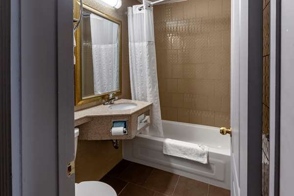  - Quality Inn Toronto Airport Mississauga