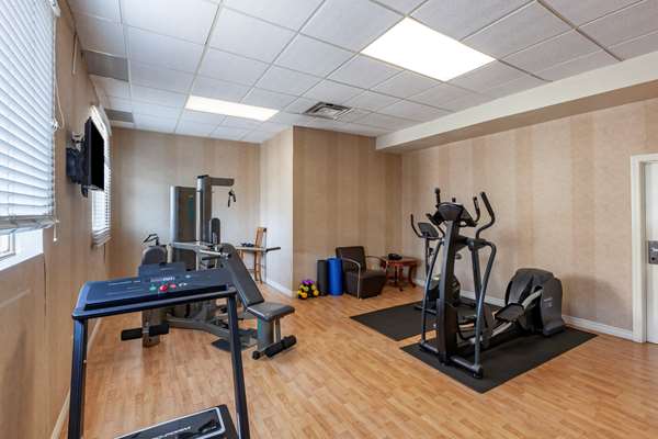 Fitness/ Exercise Room - Quality Inn Toronto Airport Mississauga
